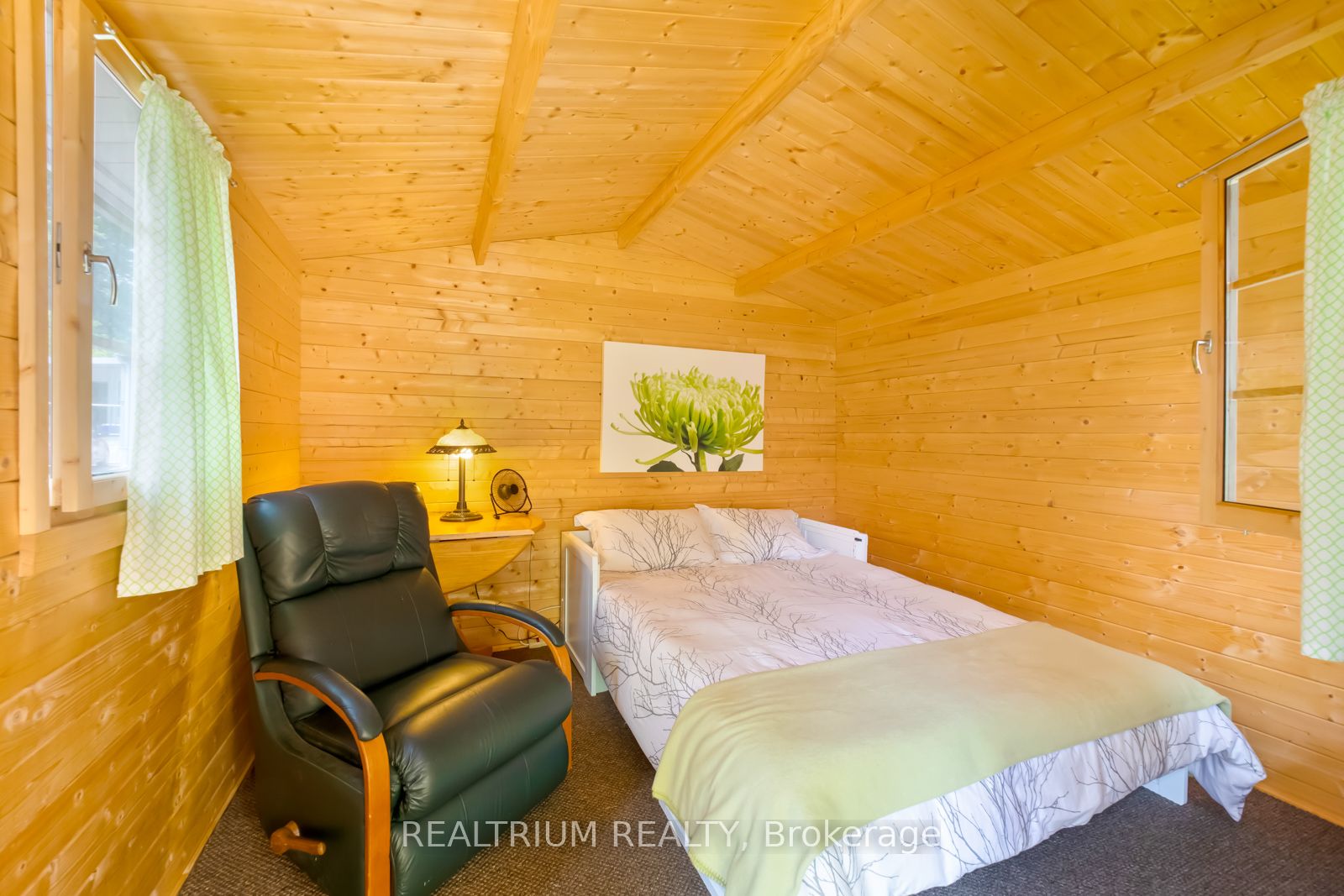 6 Golden Pond Rd . Property Photo 2