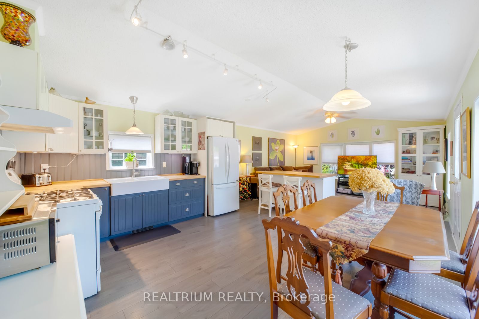 6 Golden Pond Rd . Property Photo 15