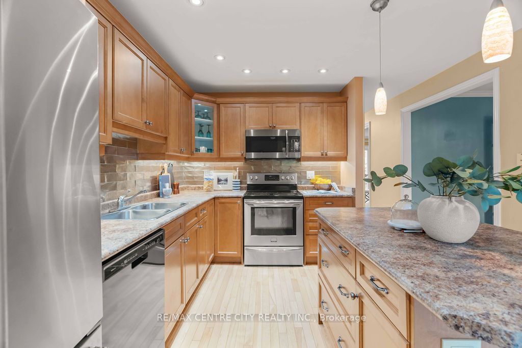 673 Woodcrest Blvd 2 Property Photo 7