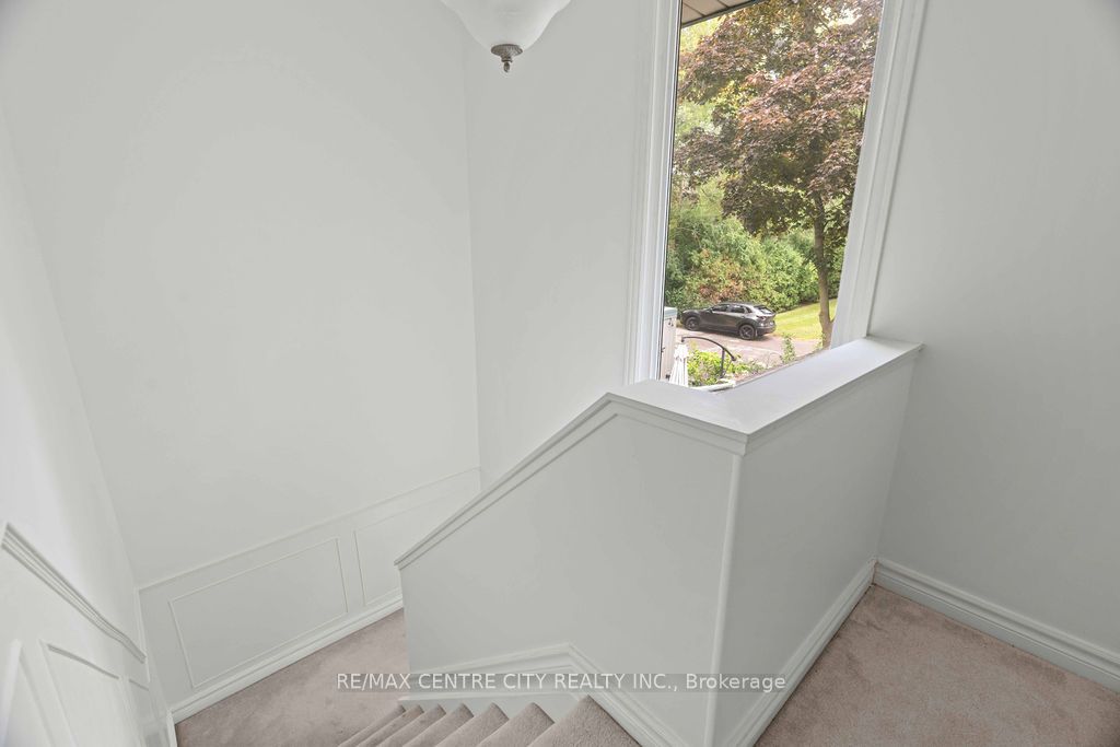 673 Woodcrest Blvd 2 Property Photo 15