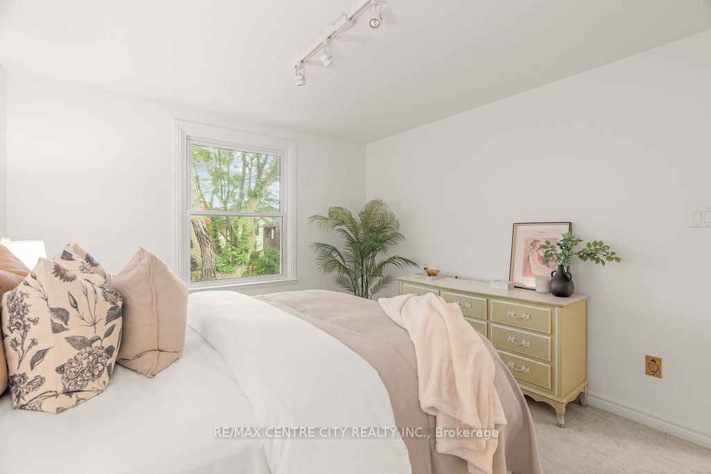 673 Woodcrest Blvd 2 Property Photo 16