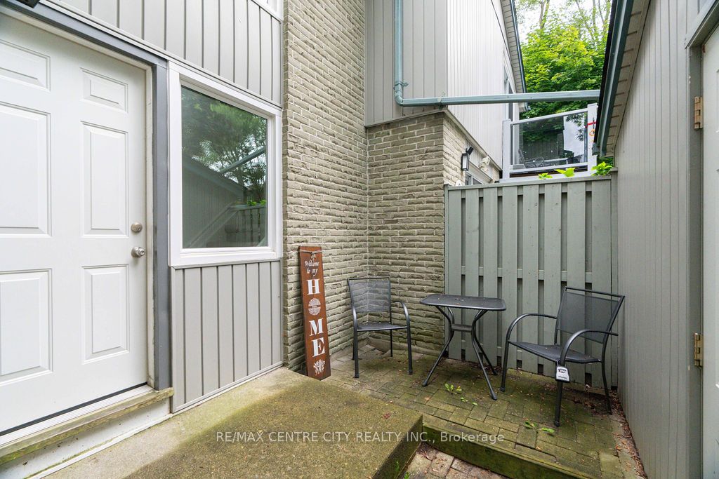 673 Woodcrest Blvd 2 Property Photo 34
