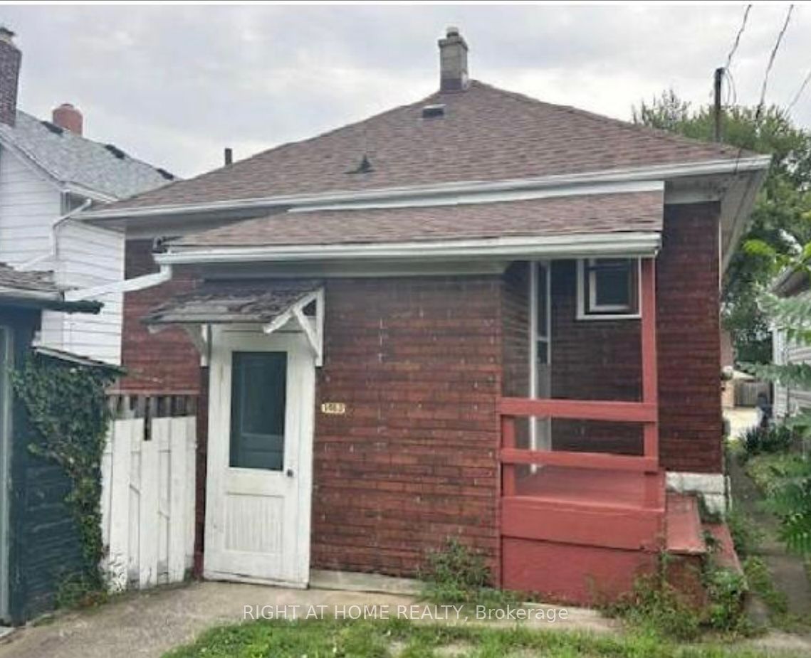 1463 Goyeau St Property Photo 2
