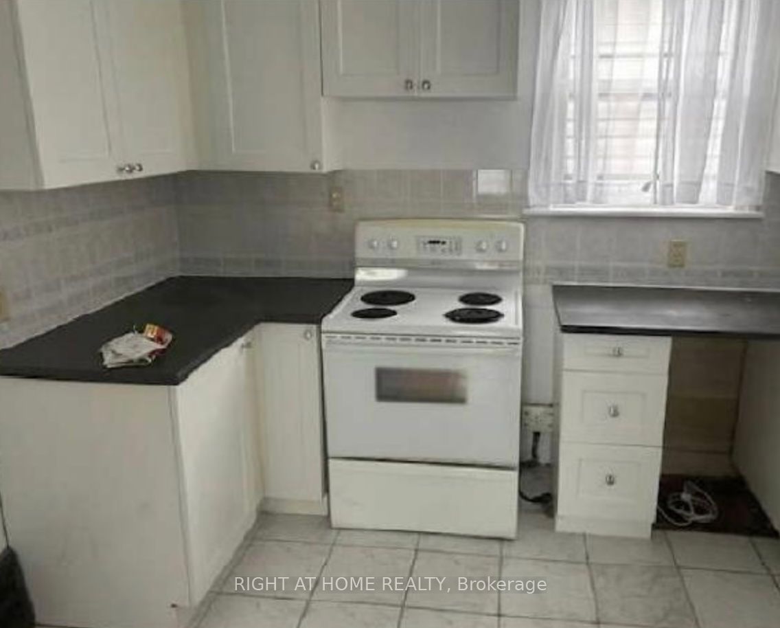 1463 Goyeau St Property Photo 3