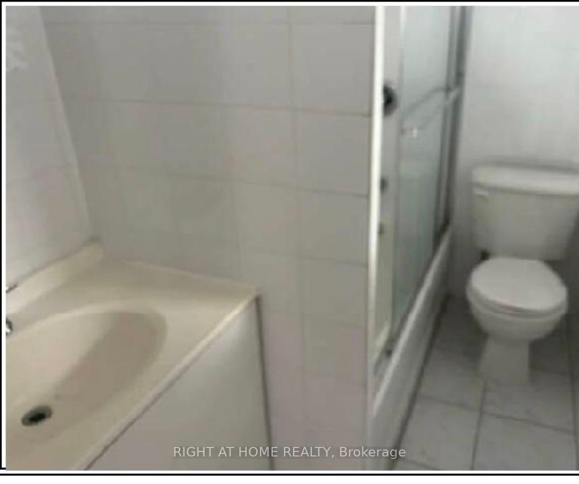 1463 Goyeau St Property Photo 5
