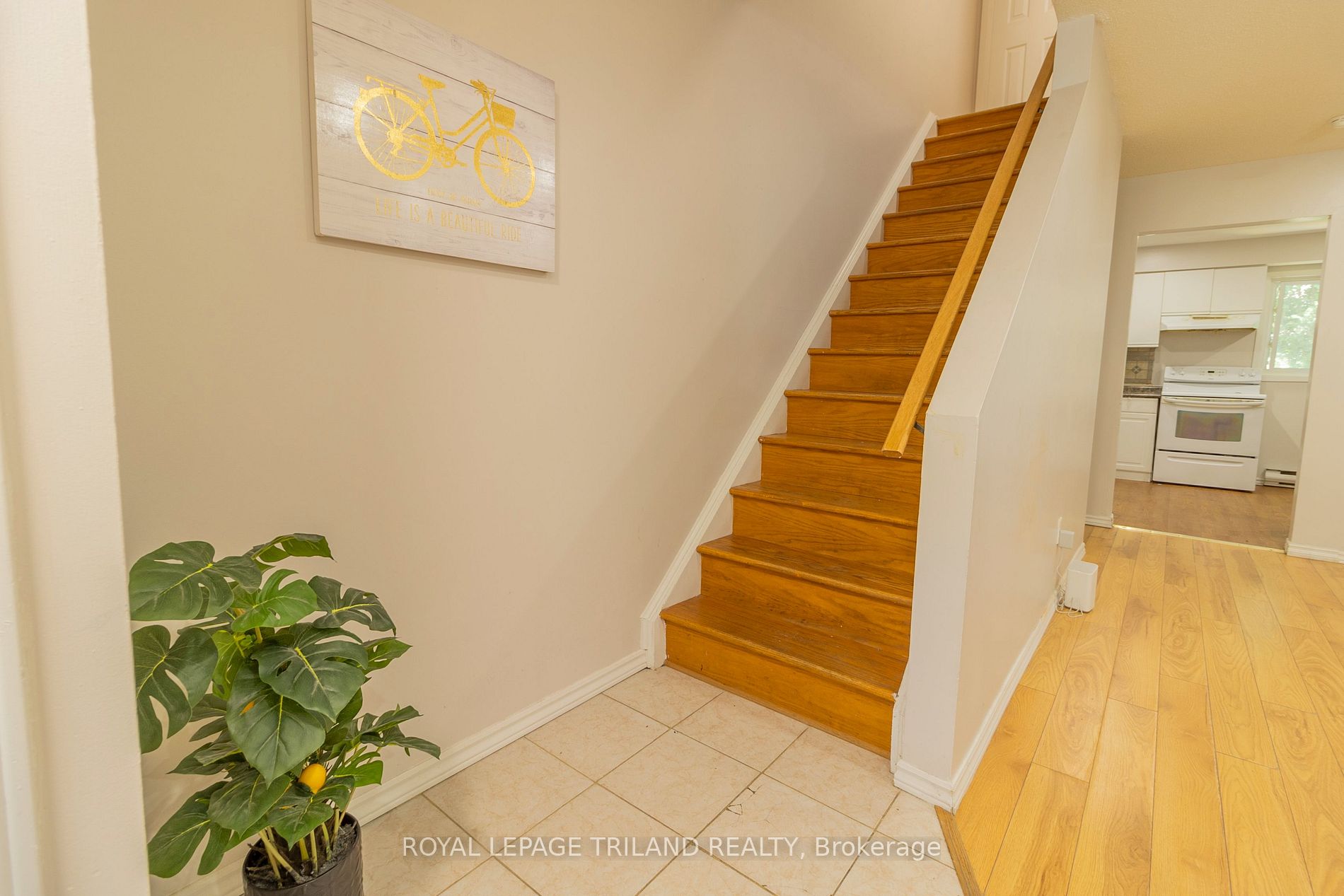 311 Vesta Rd 1 Property Photo 2