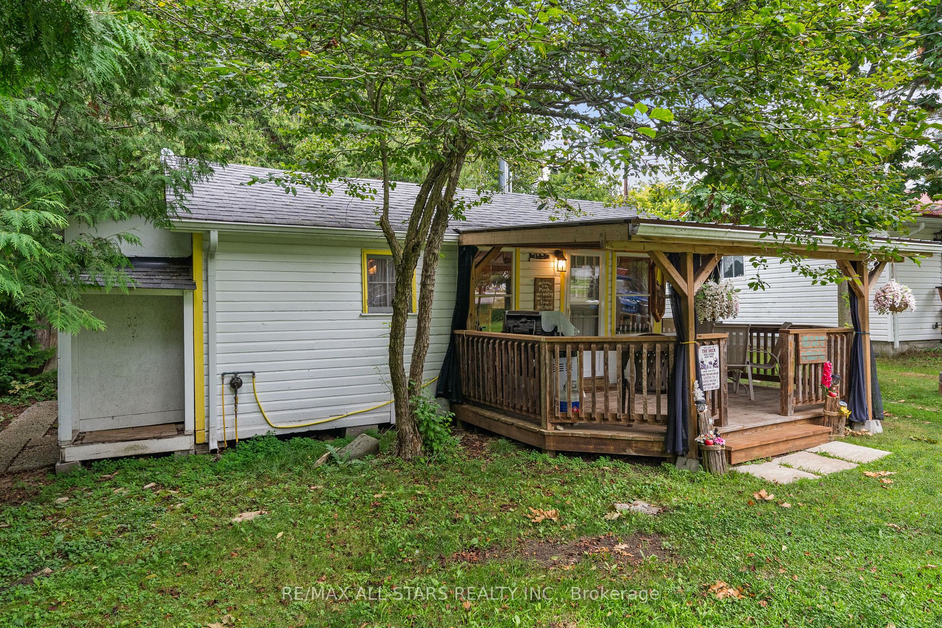 93 Sturgeon Glen Rd Property Photo 35