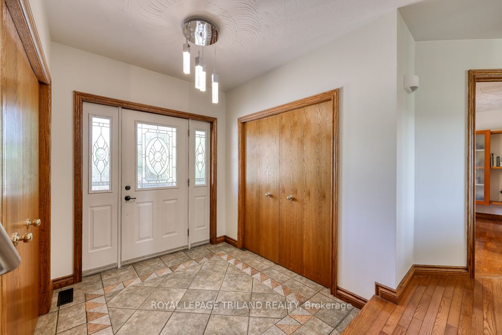 6325 Dundas St Property Photo 3