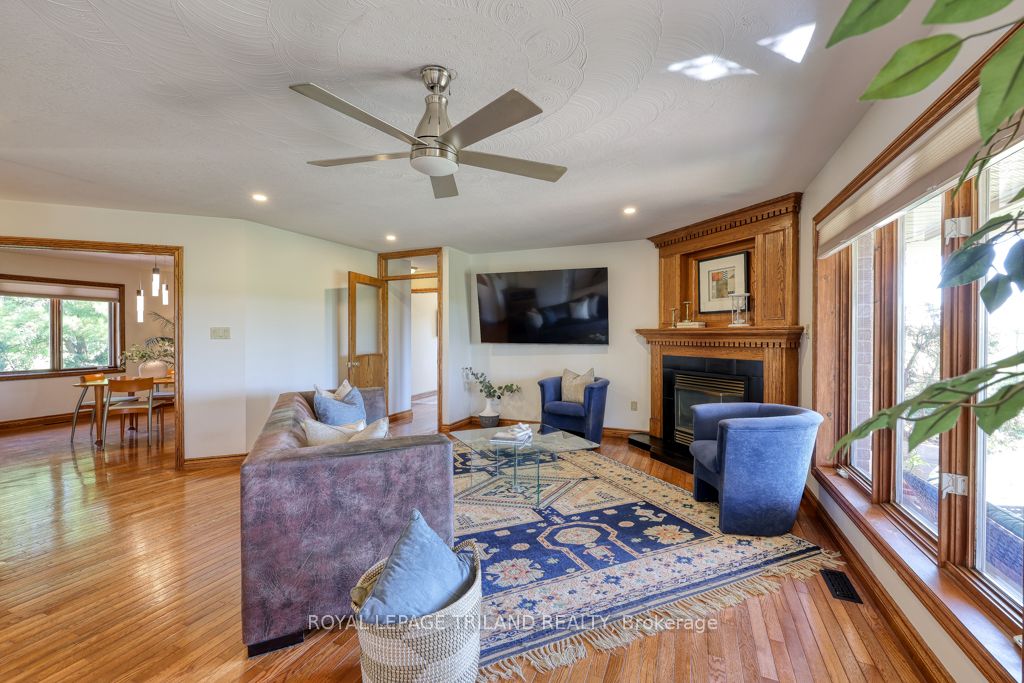 6325 Dundas St Property Photo 5