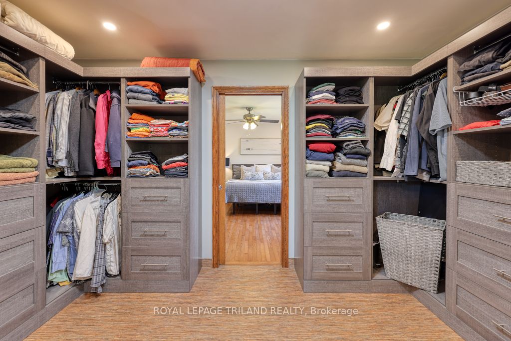 6325 Dundas St Property Photo 16