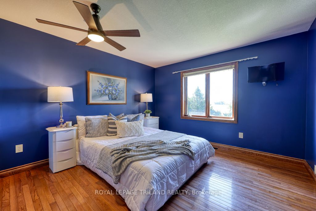 6325 Dundas St Property Photo 20
