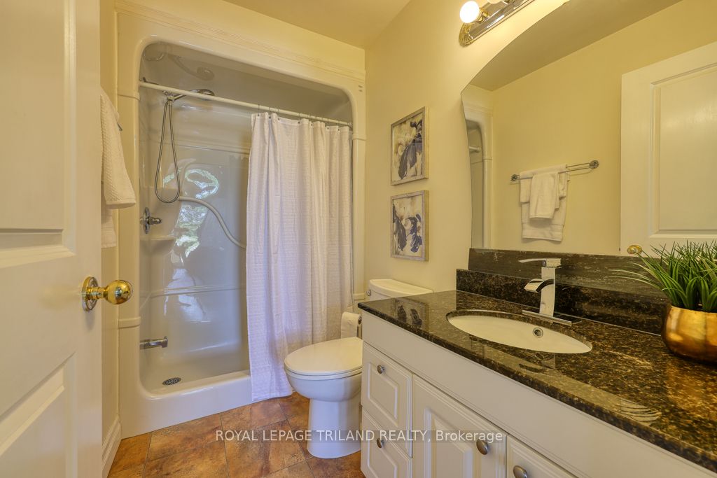 6325 Dundas St Property Photo 28