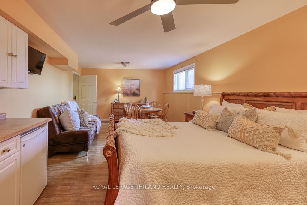 6325 Dundas St Property Photo 29