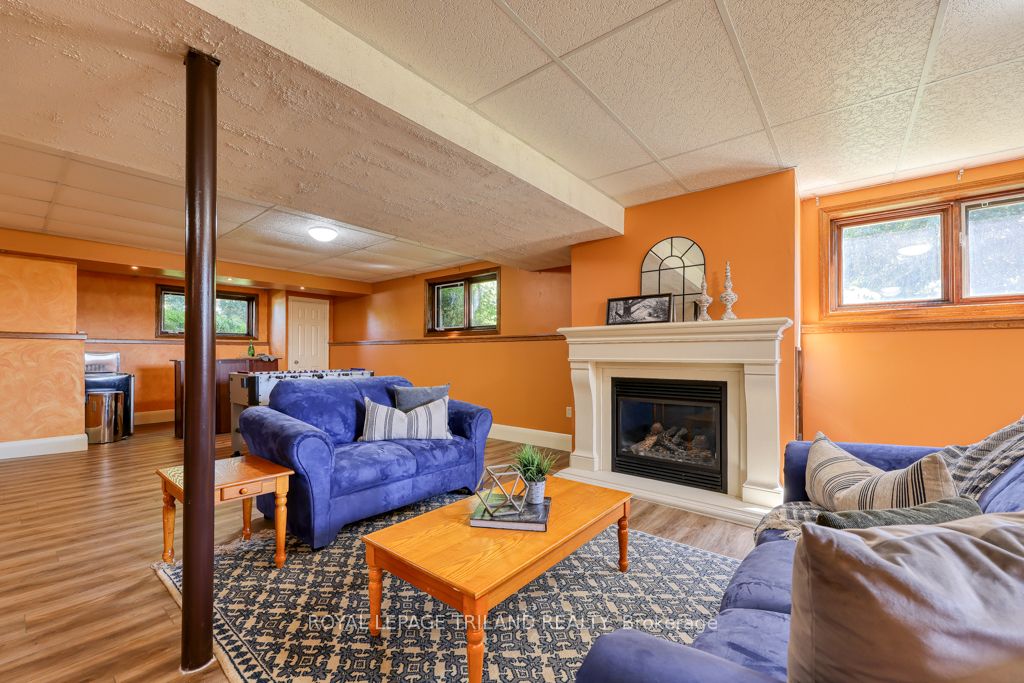 6325 Dundas St Property Photo 31