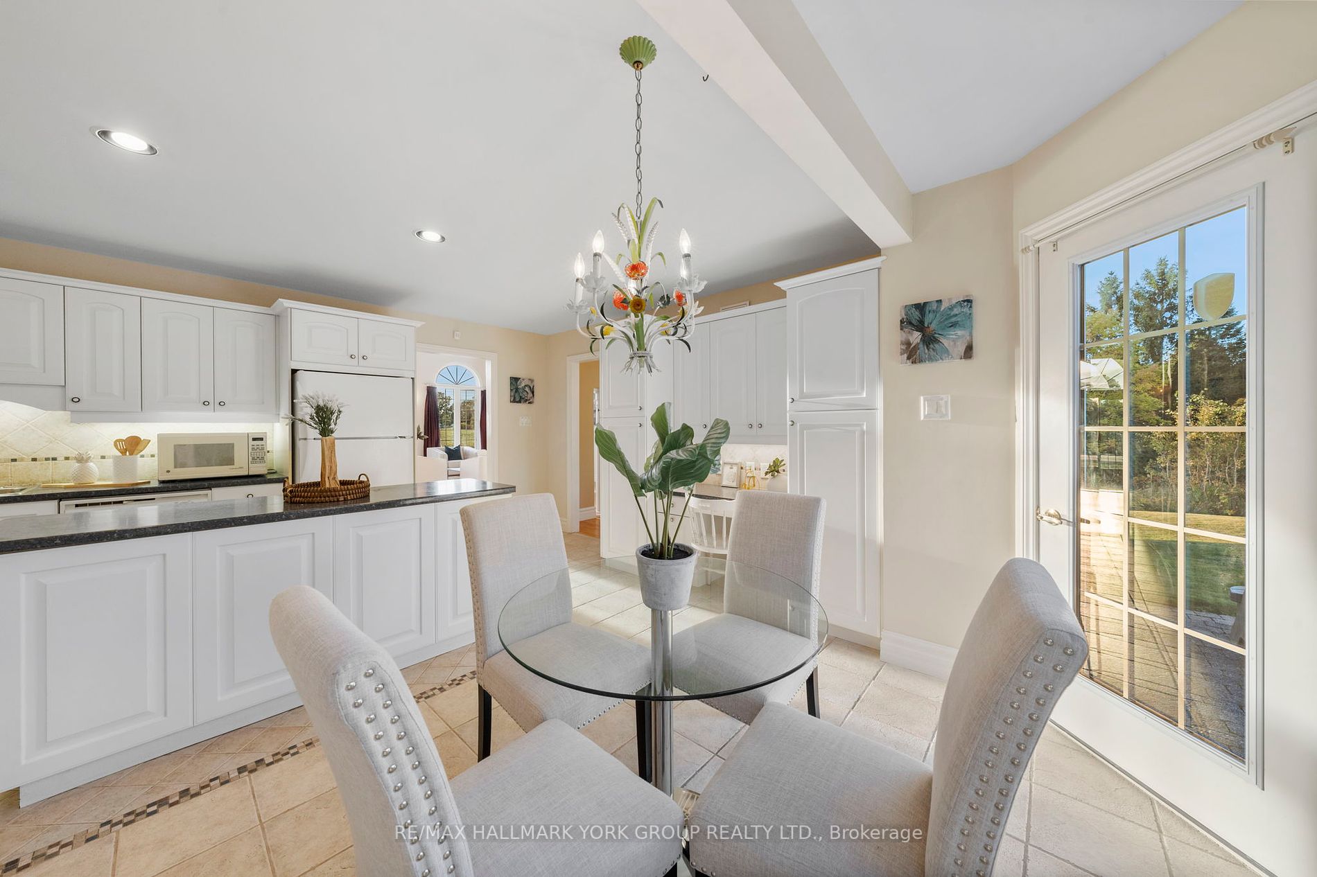 158159 7th Line Property Photo 3