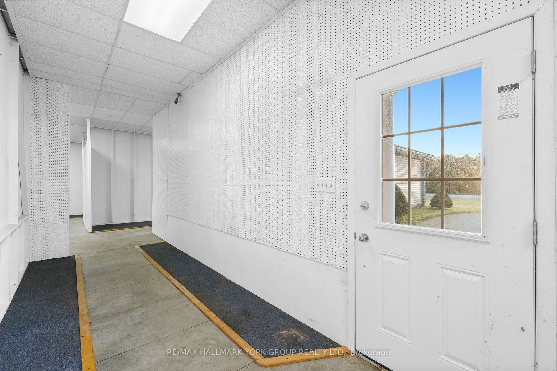 158159 7th Line Property Photo 30