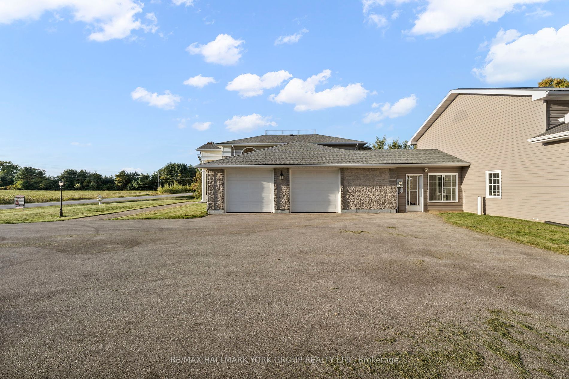 158159 7th Line Property Photo 33