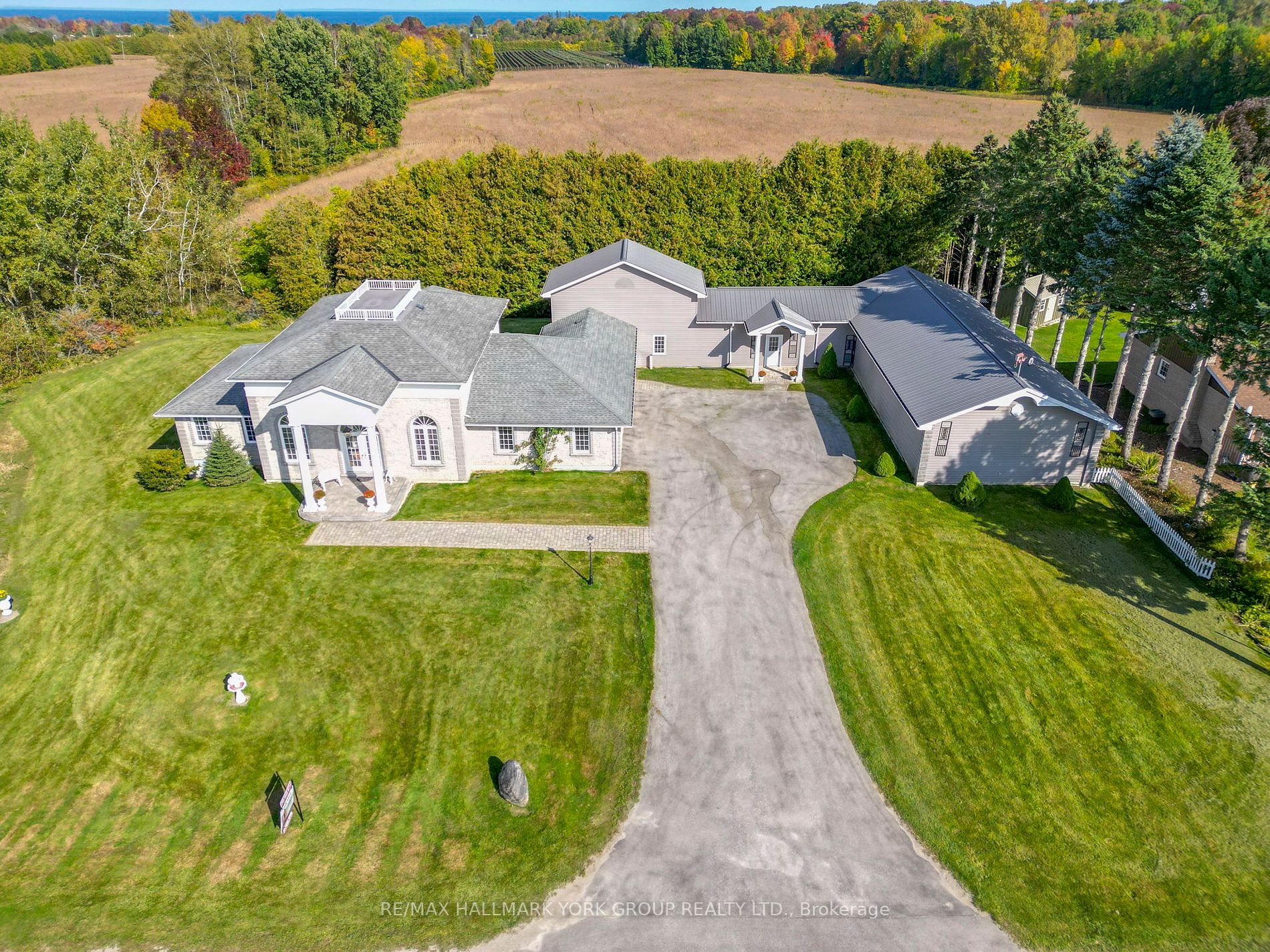 158159 7th Line Property Photo 35