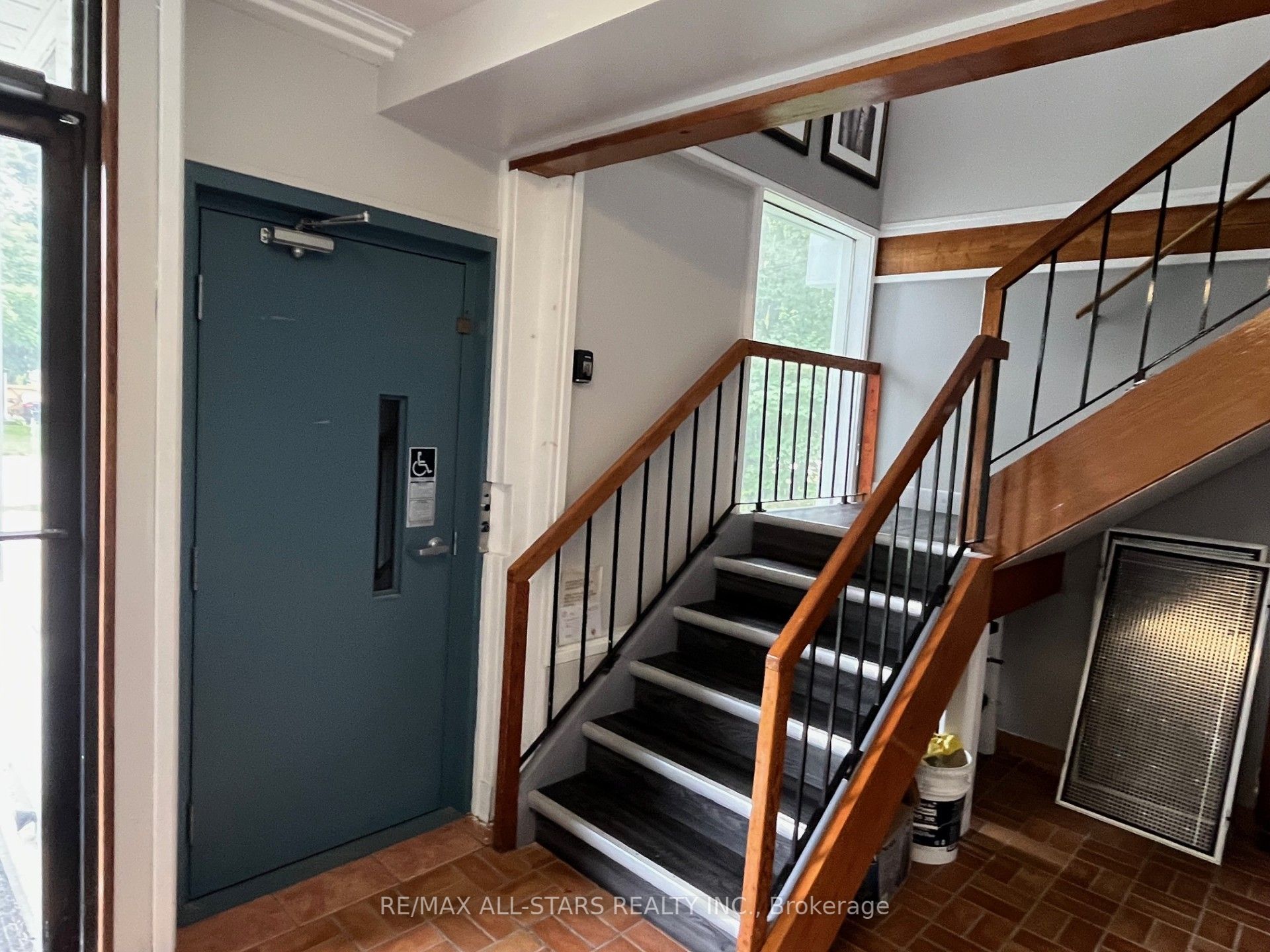 87 Adelaide Street Property Photo 8