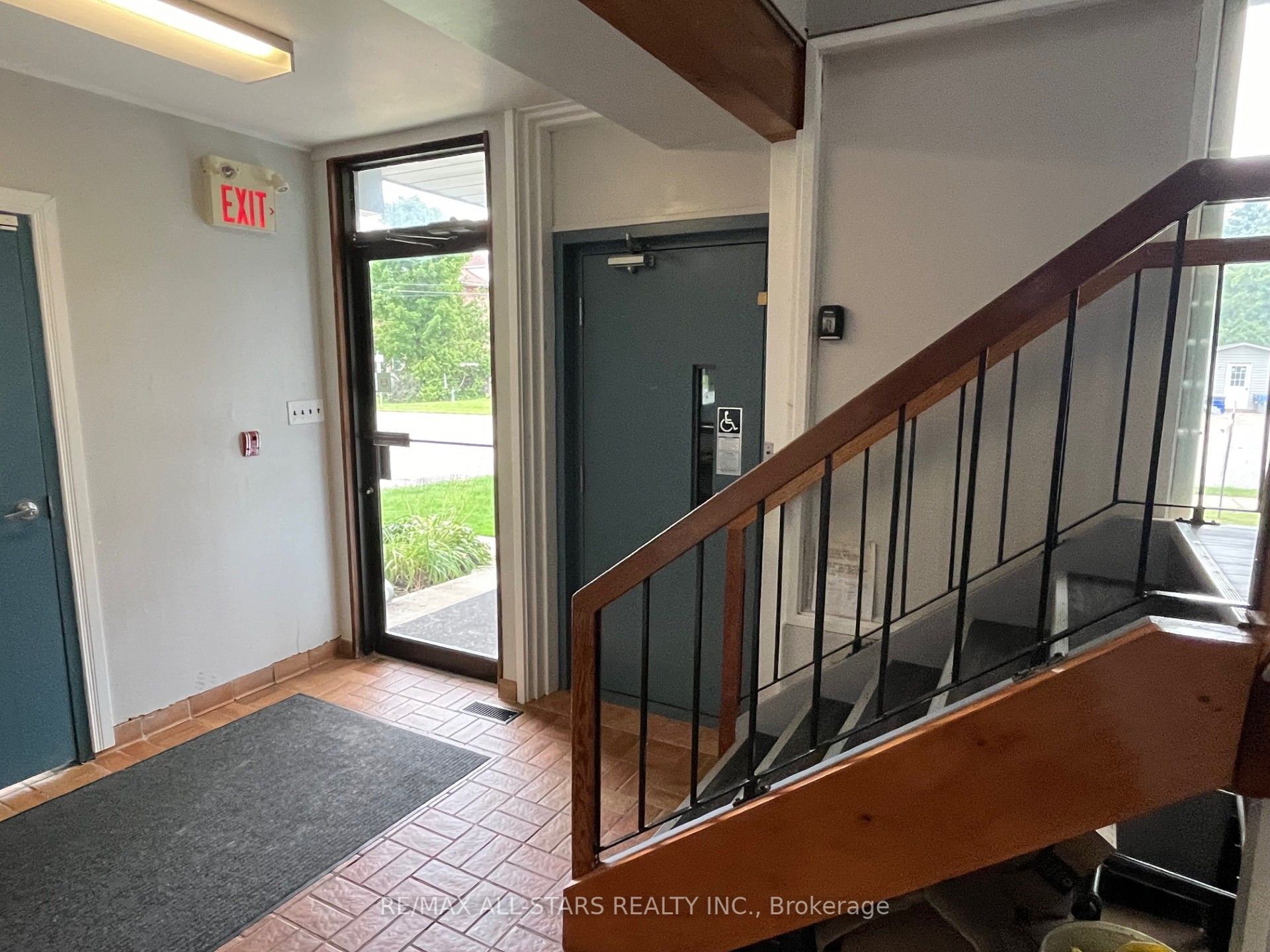 87 Adelaide Street Property Photo 11