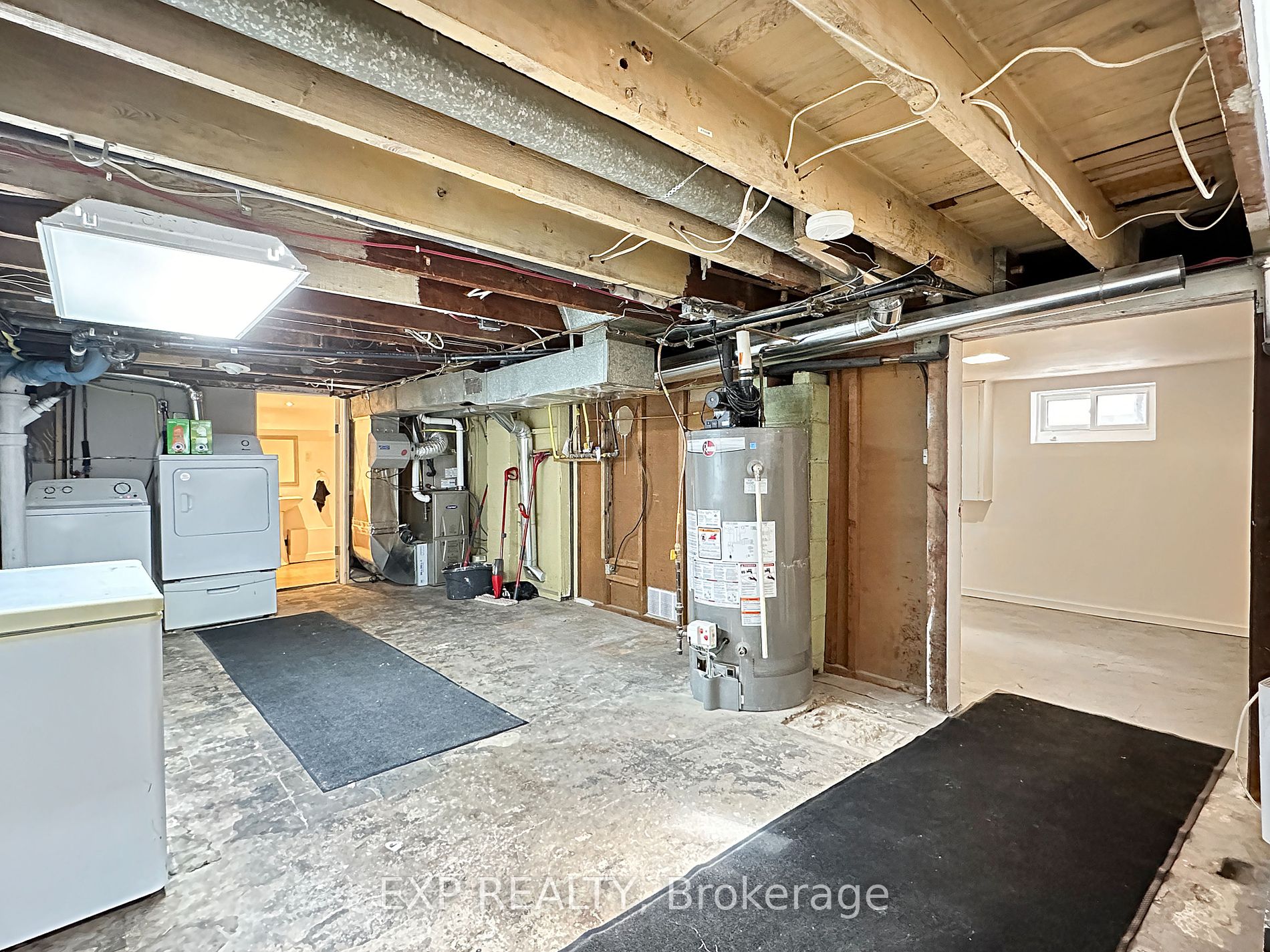 149 Giles St Property Photo 6