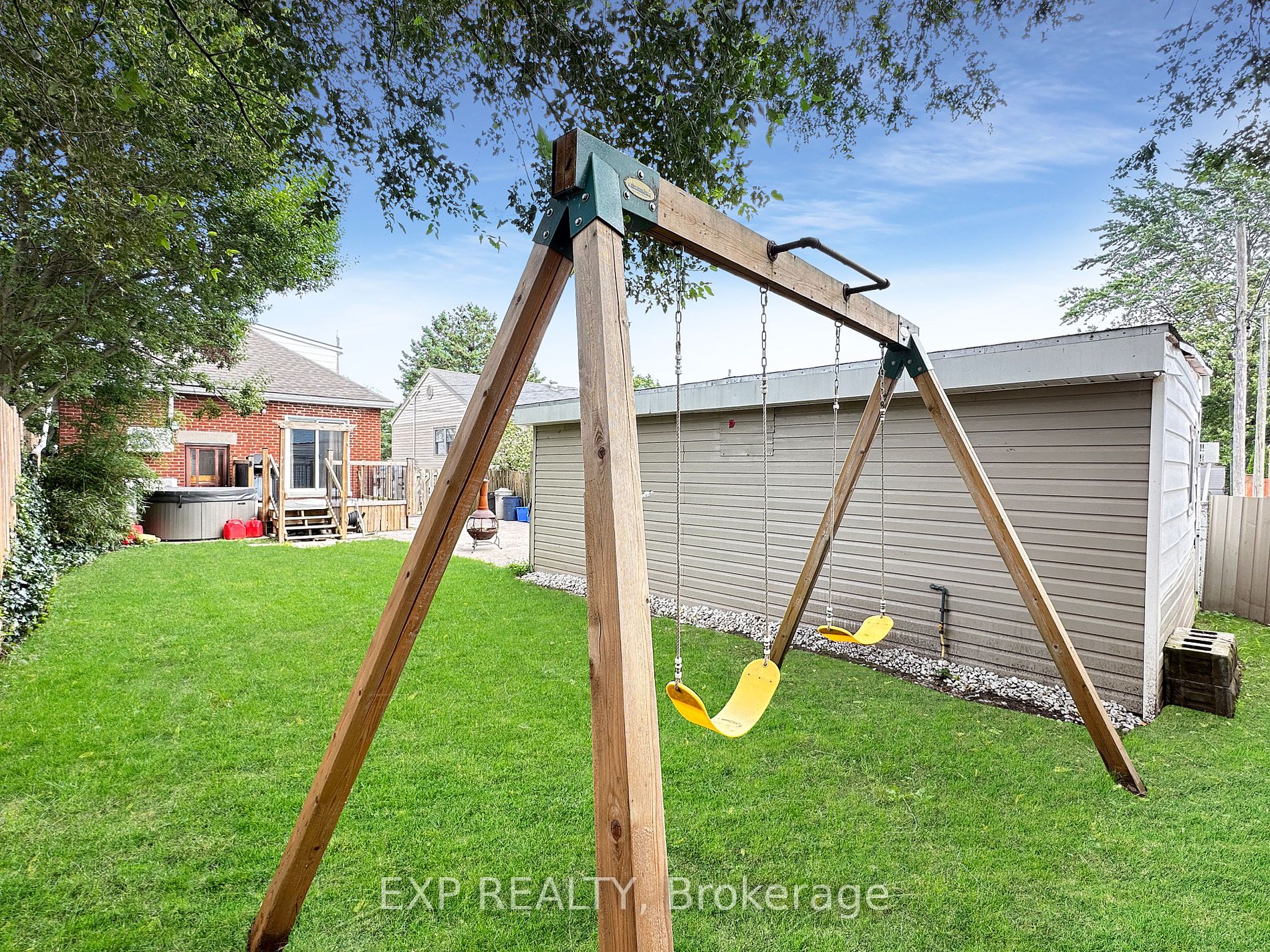 149 Giles St Property Photo 9