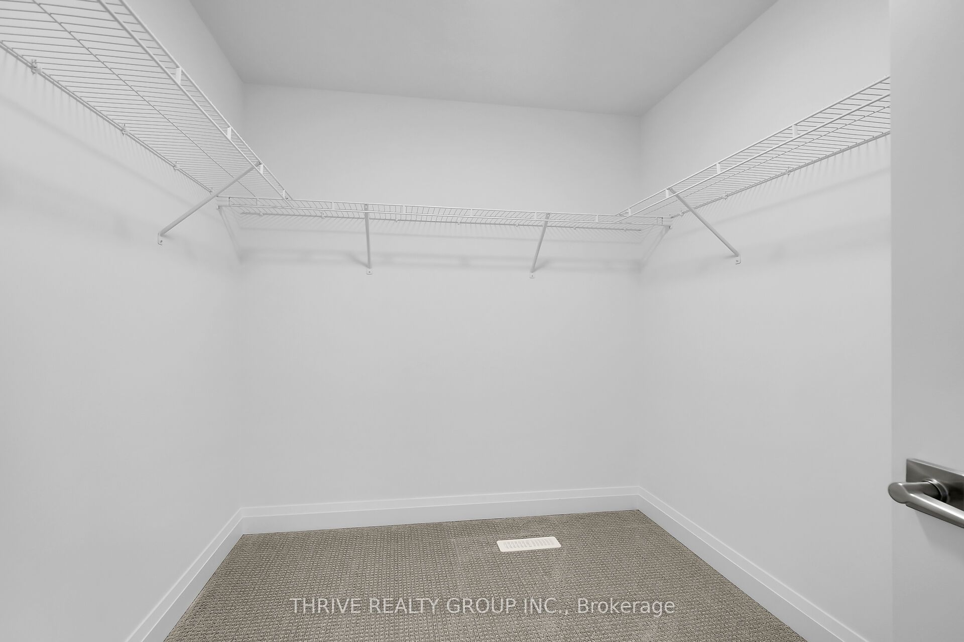 2374 Jordan Boulevard Property Photo 15