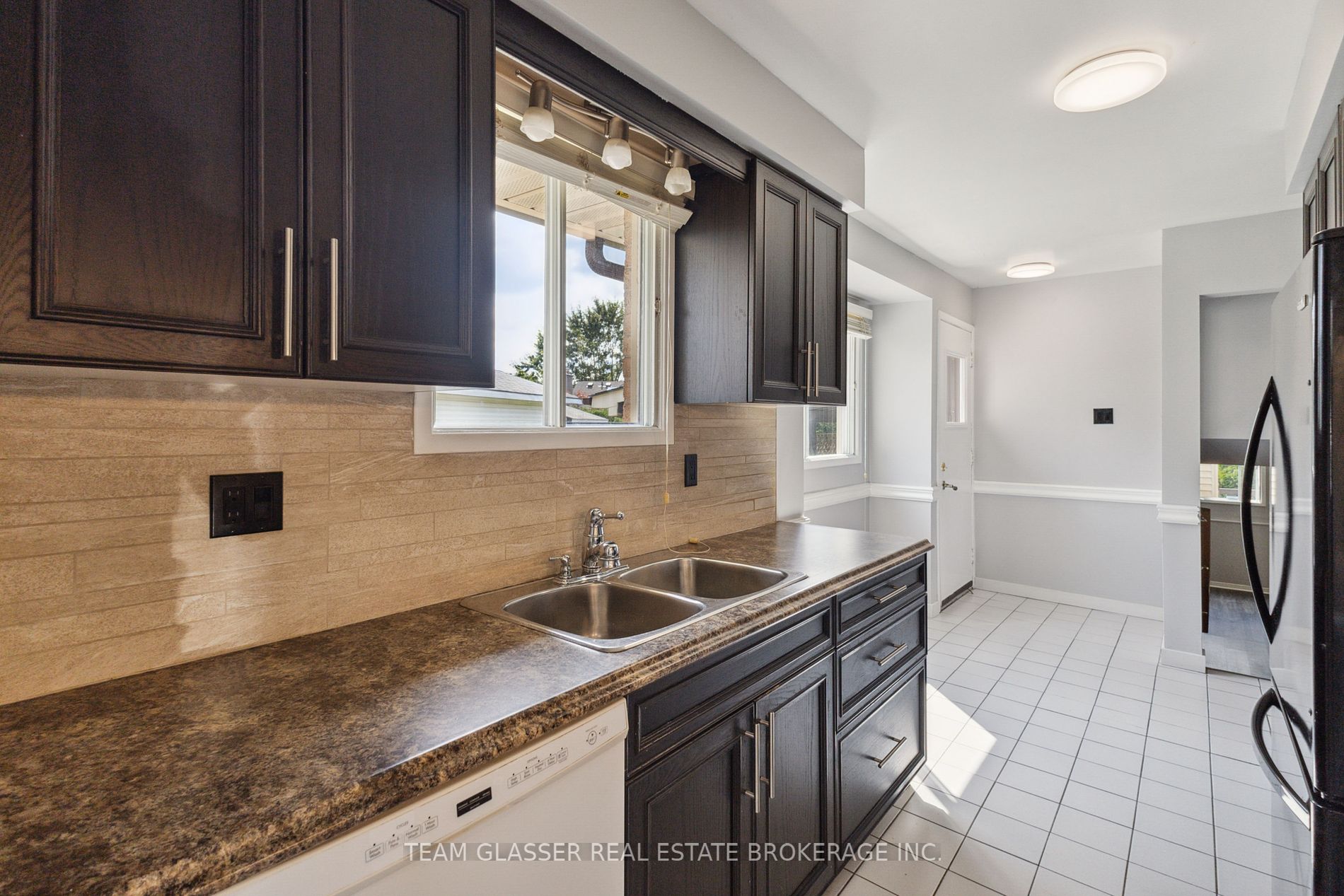 51 Edgemere Pl Property Photo 4