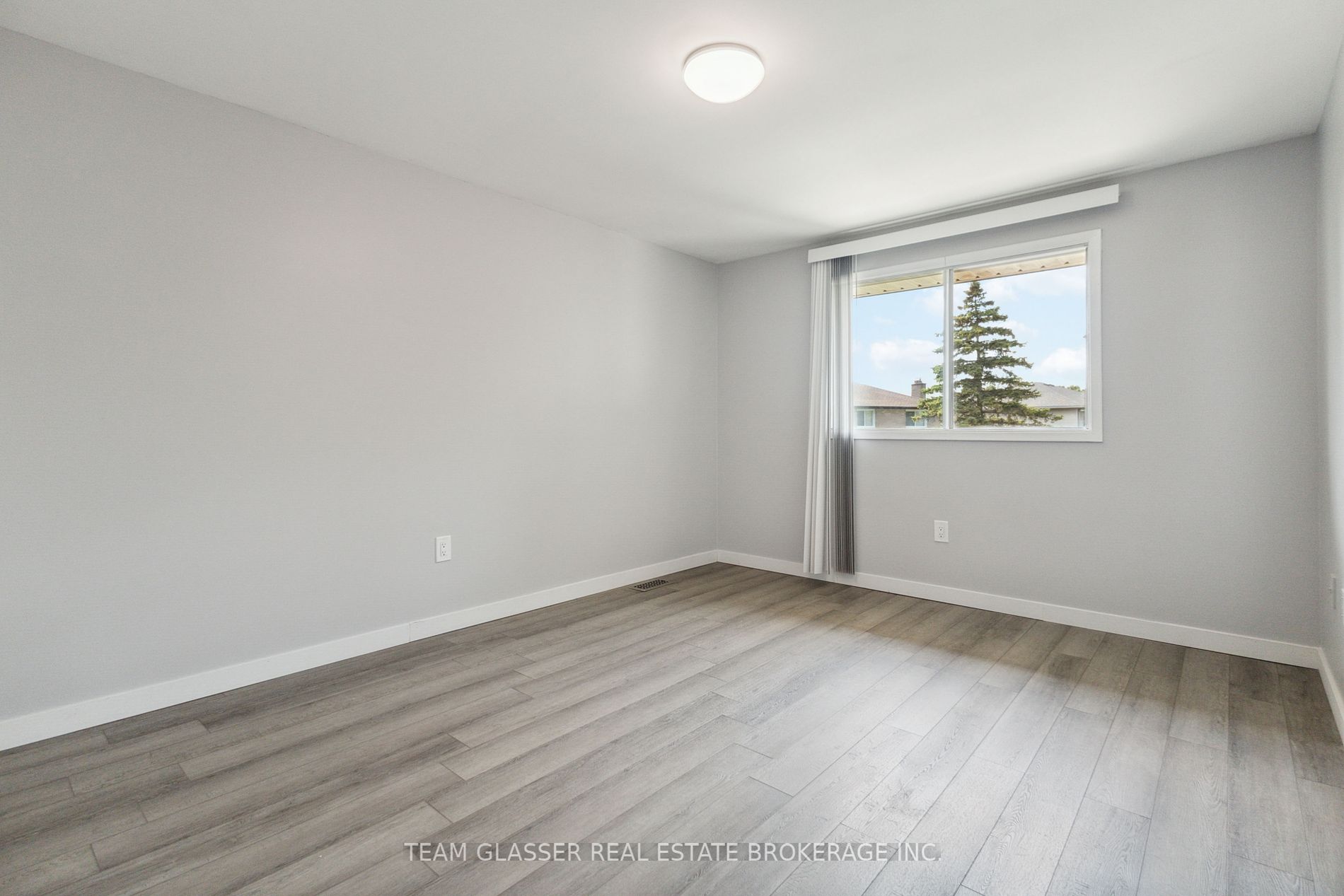 51 Edgemere Pl Property Photo 8