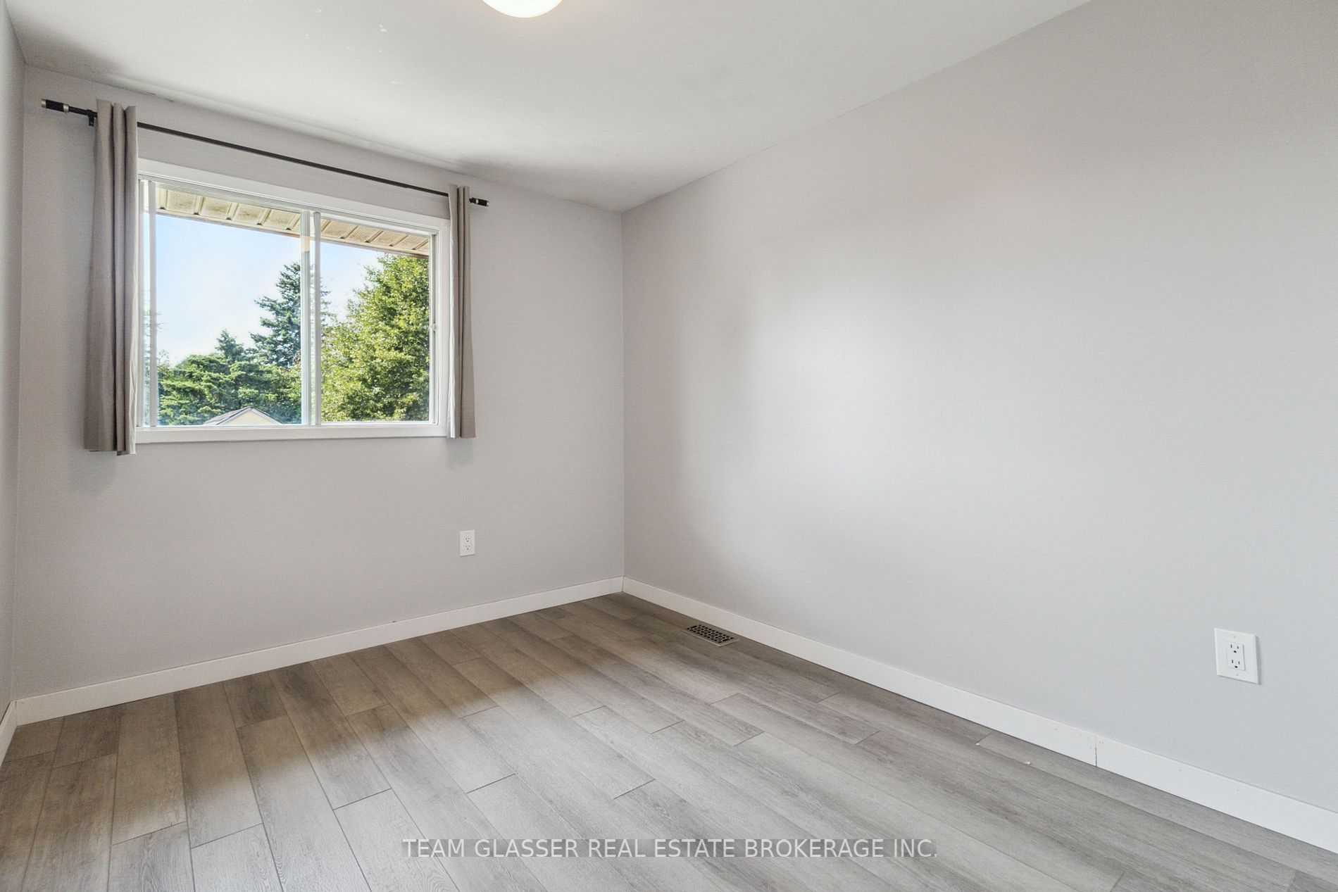 51 Edgemere Pl Property Photo 9
