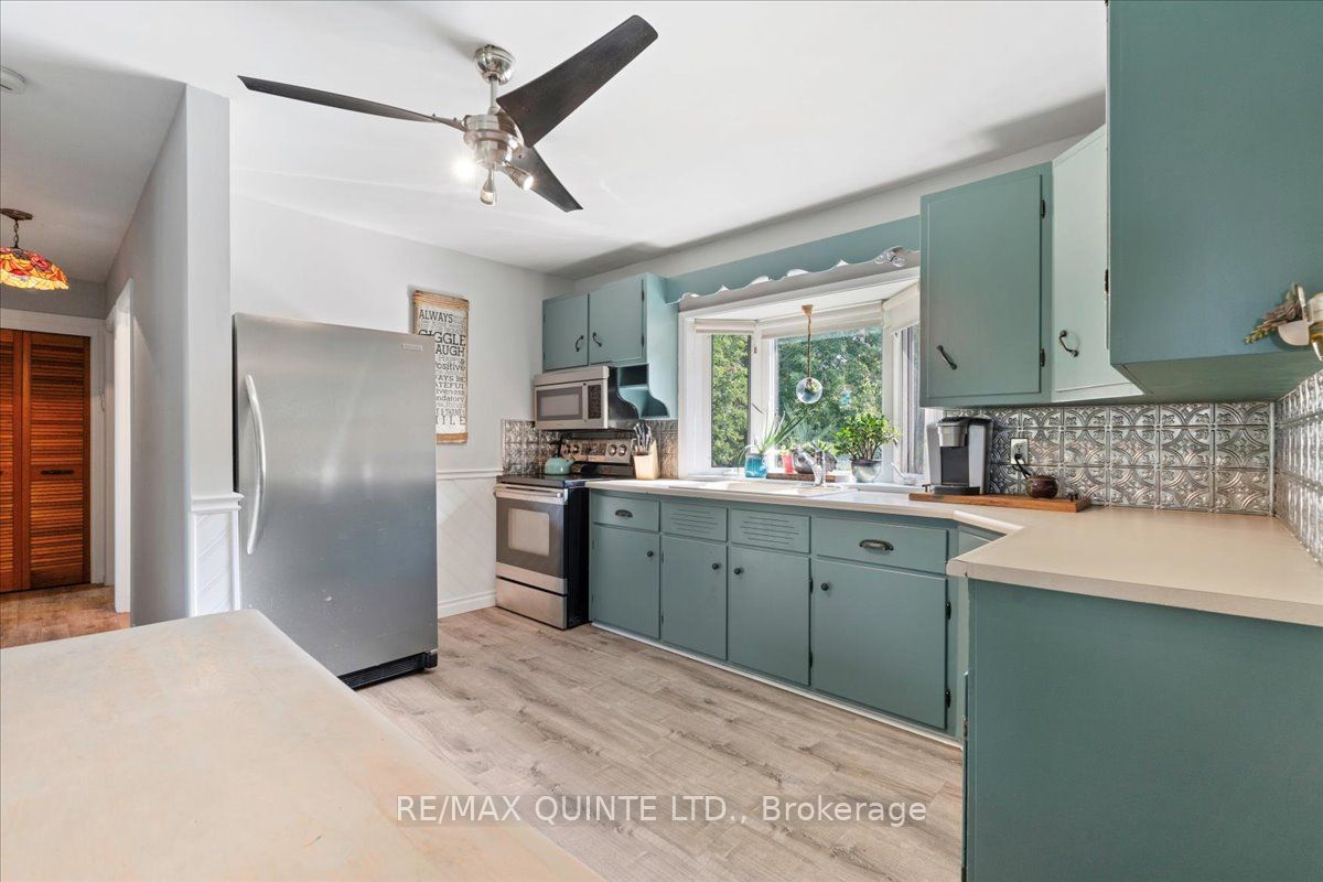 27 Downes Ave Property Photo 7