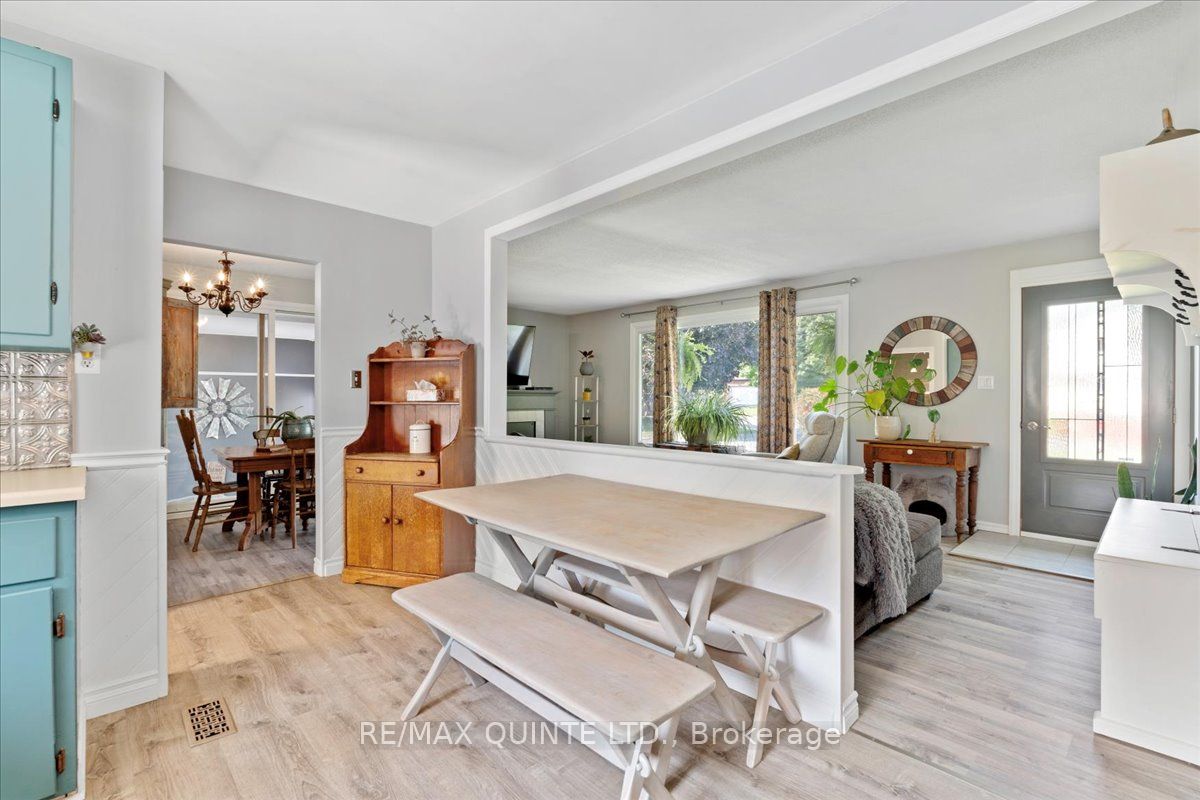 27 Downes Ave Property Photo 10