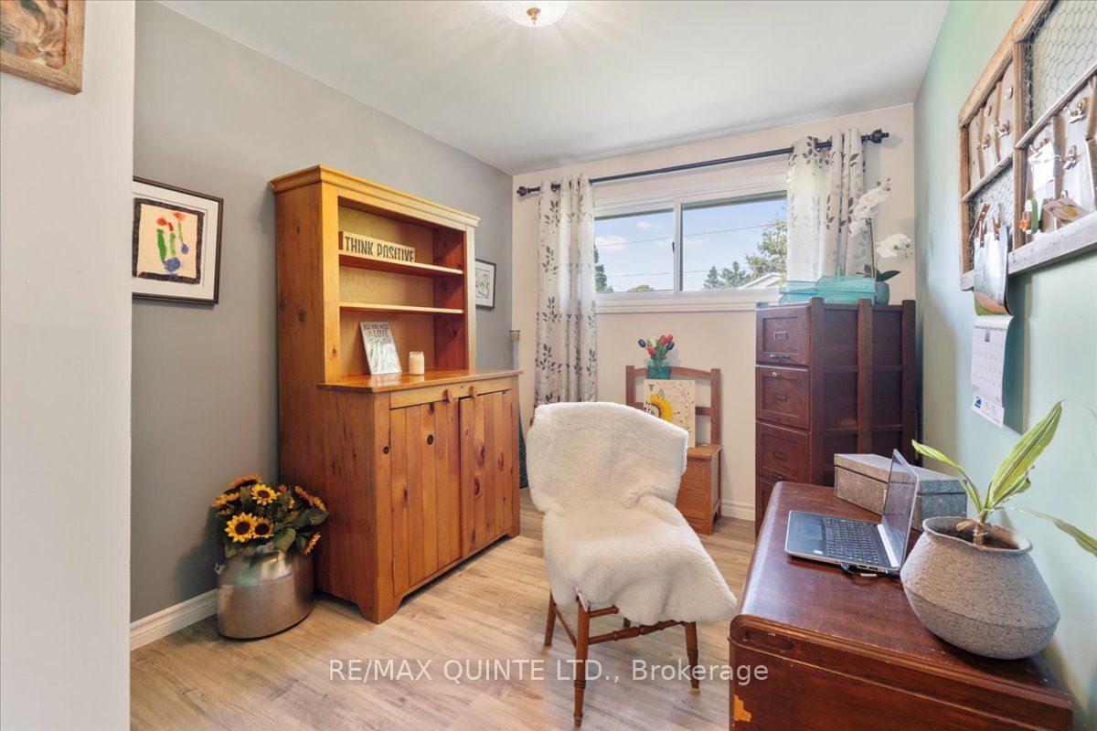 27 Downes Ave Property Photo 14