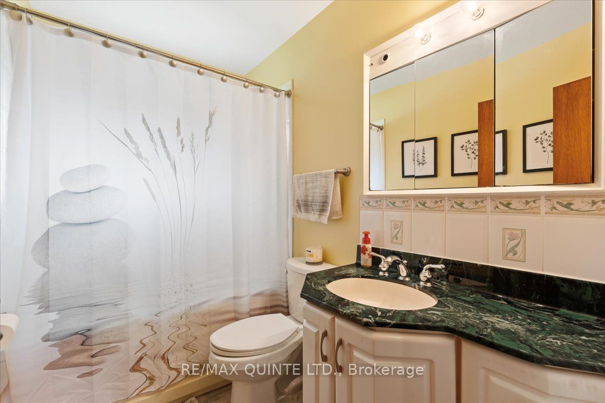 27 Downes Ave Property Photo 18