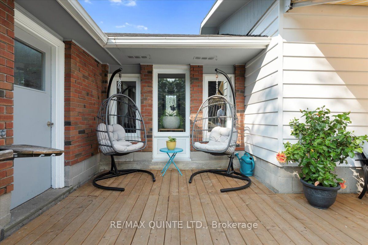 27 Downes Ave Property Photo 28