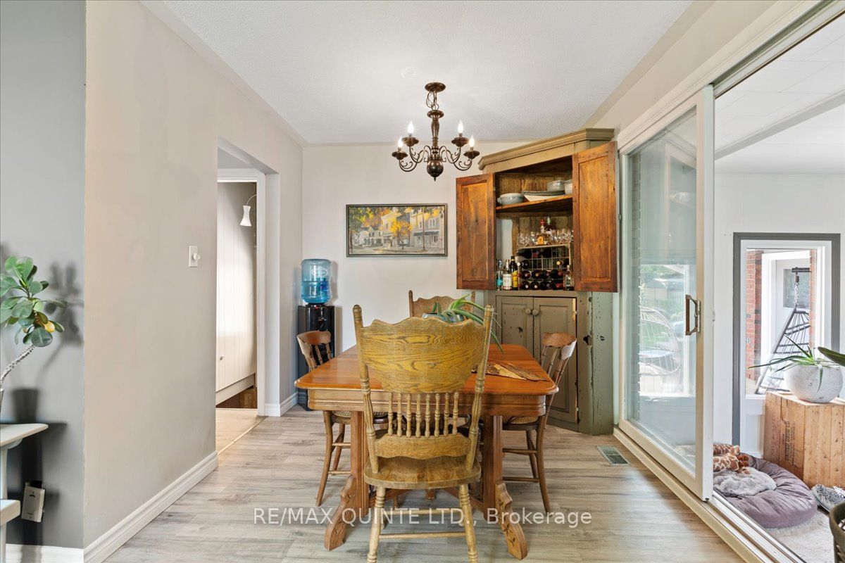 27 Downes Ave Property Photo 40