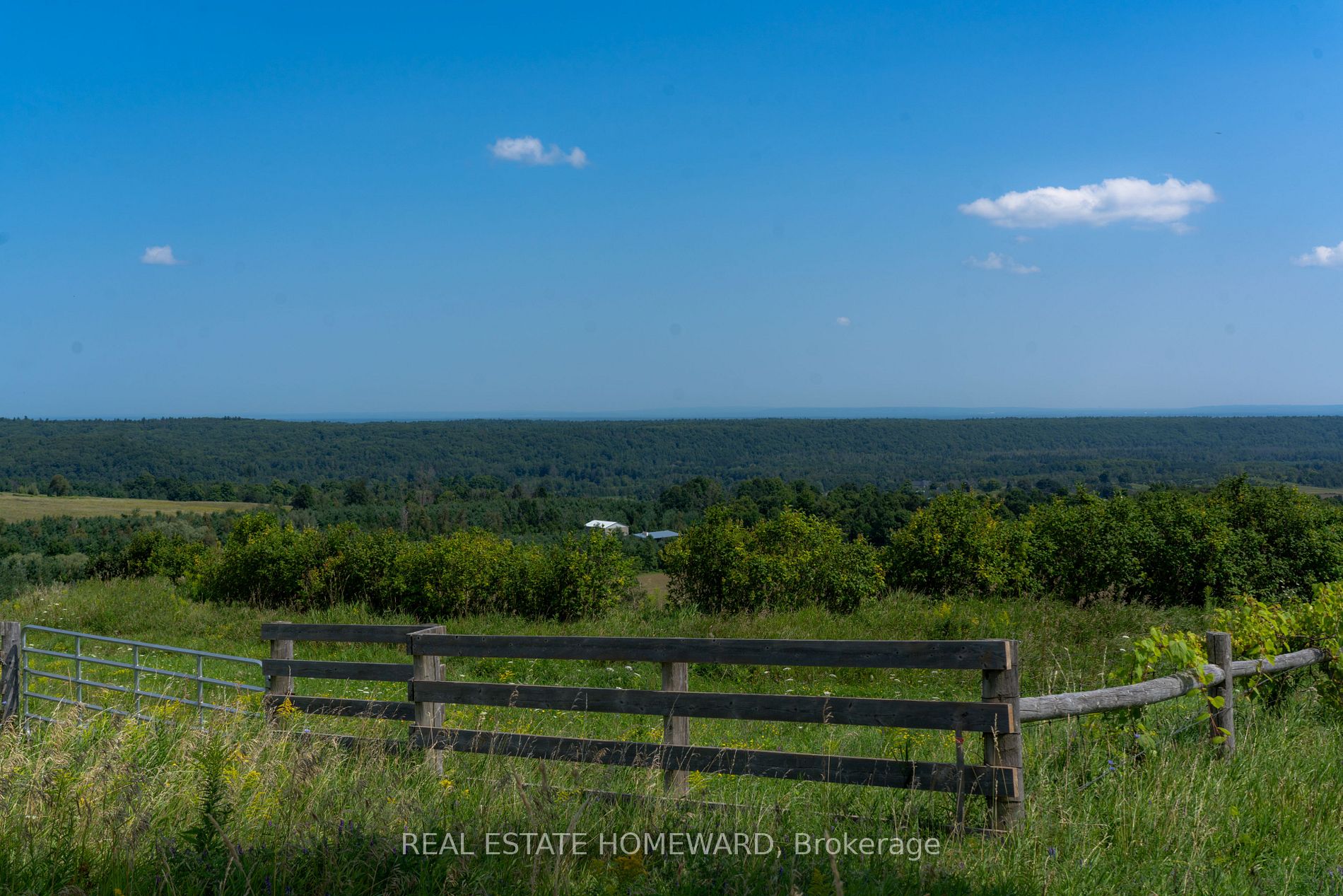 876917 5th Line S Property Photo 3