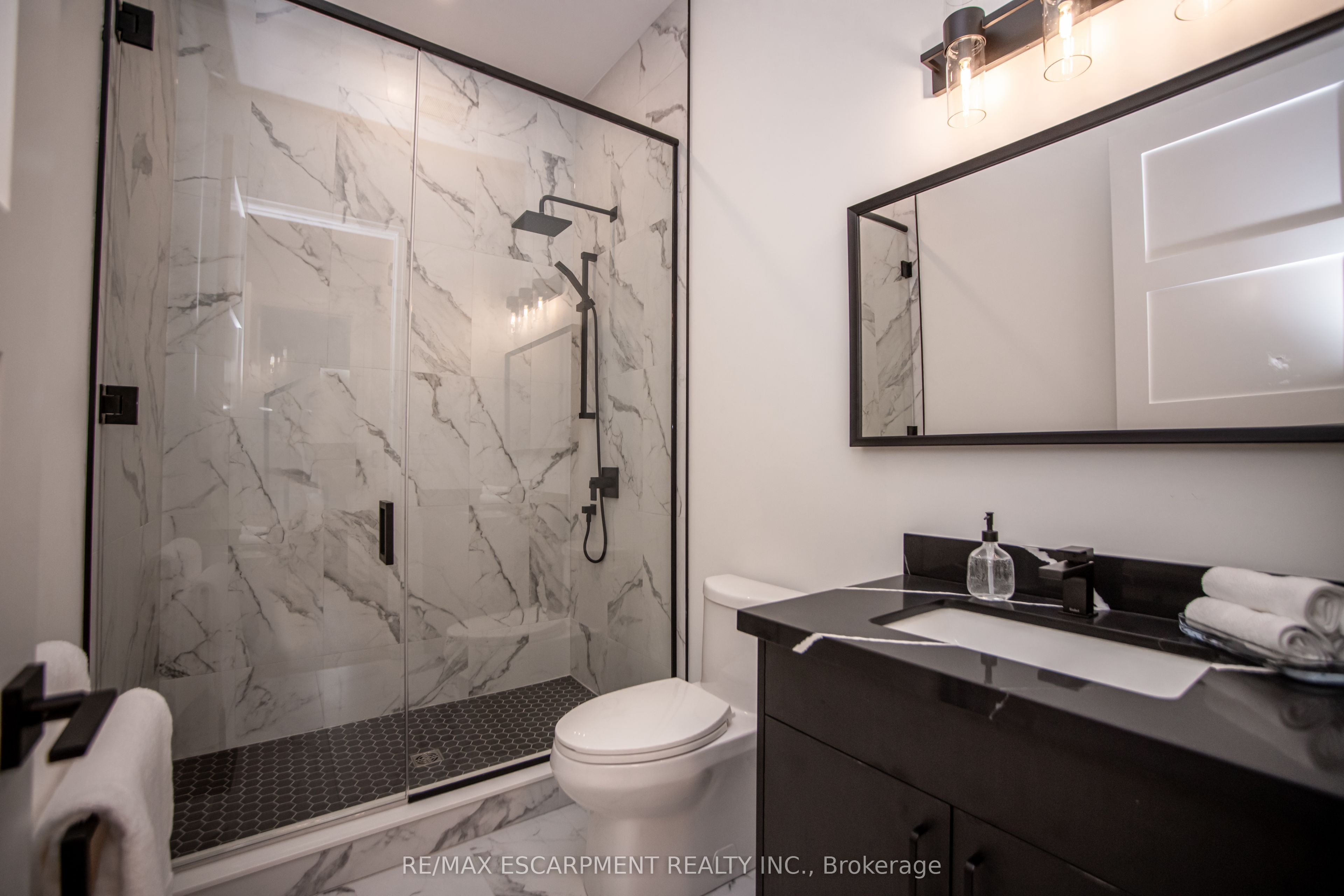 11 Primrose Street Property Photo 27