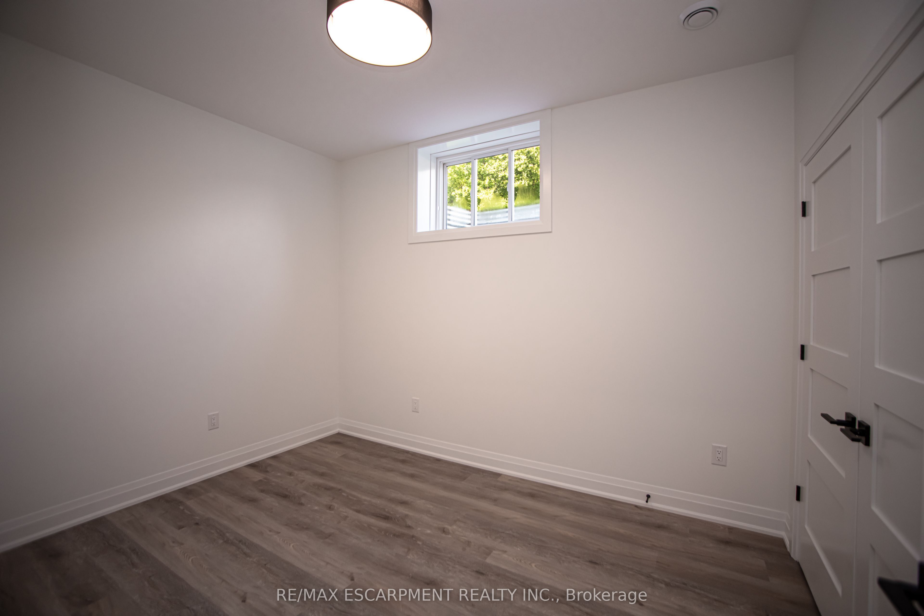 11 Primrose Street Property Photo 36