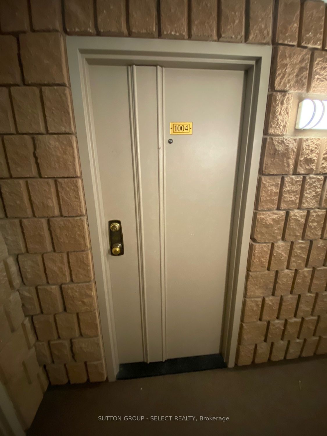 600 Grenfell Dr 1 Property Photo 2