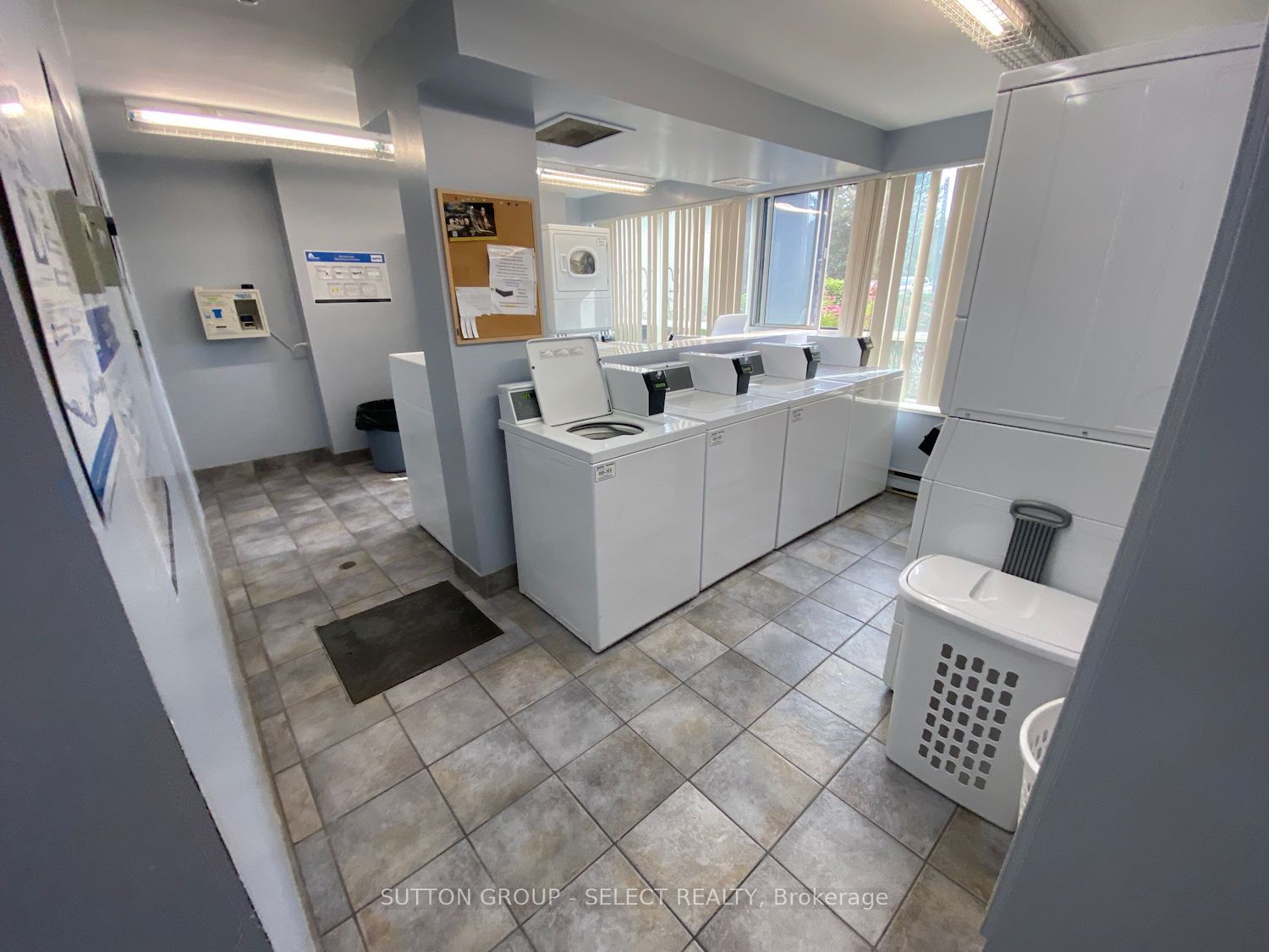 600 Grenfell Dr 1 Property Photo 11