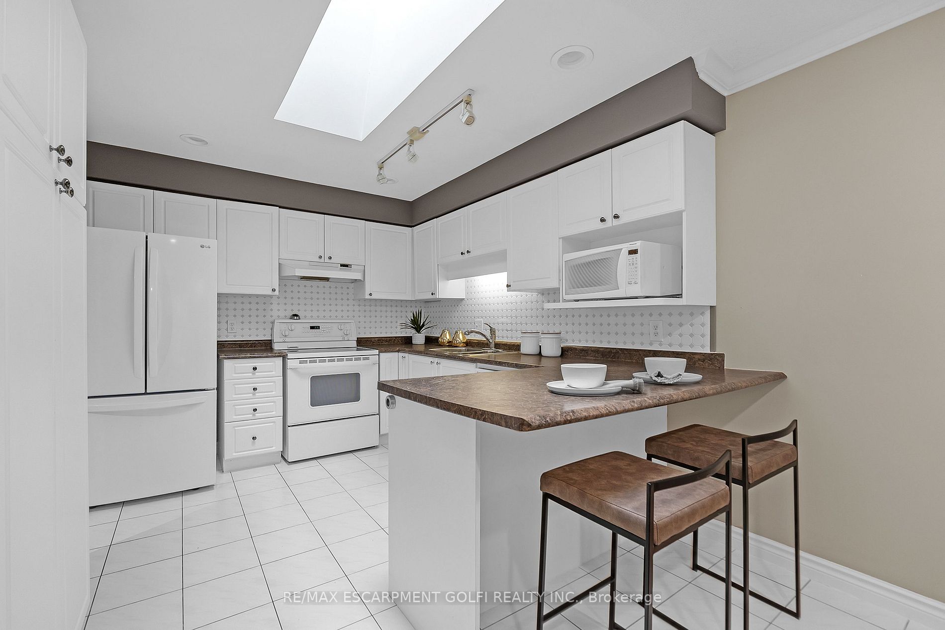 20 Meadowlands Blvd 24 Property Photo 4