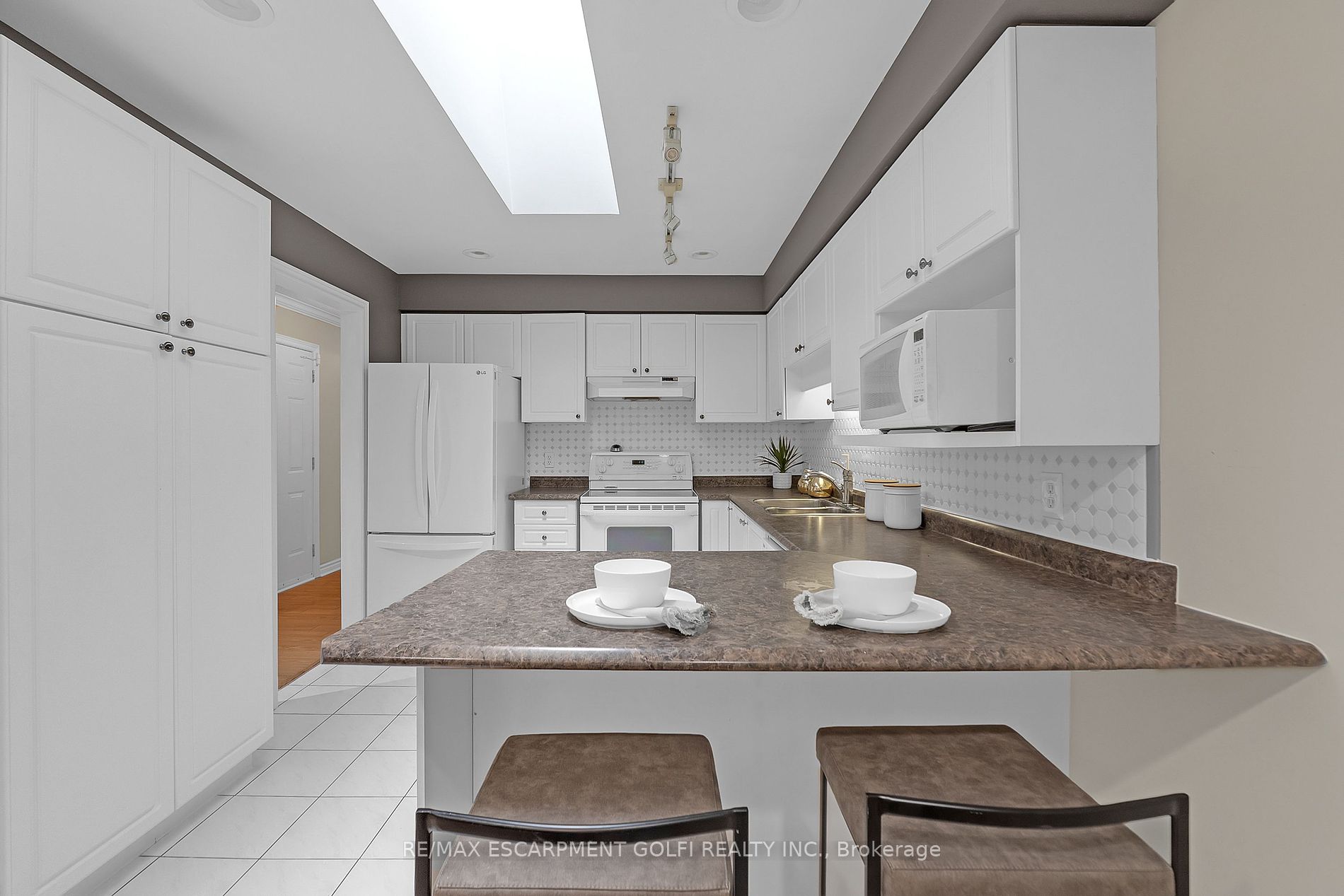 20 Meadowlands Blvd 24 Property Photo 5