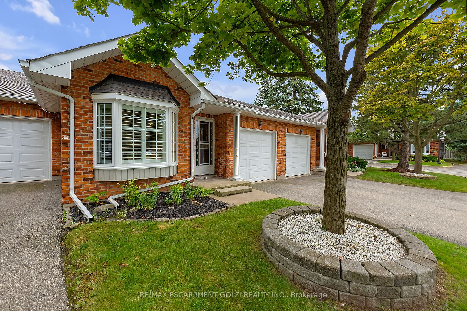 20 Meadowlands Blvd 24 Property Photo 12