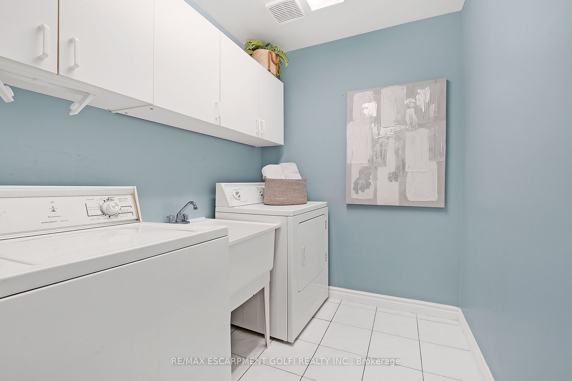 20 Meadowlands Blvd 24 Property Photo 15