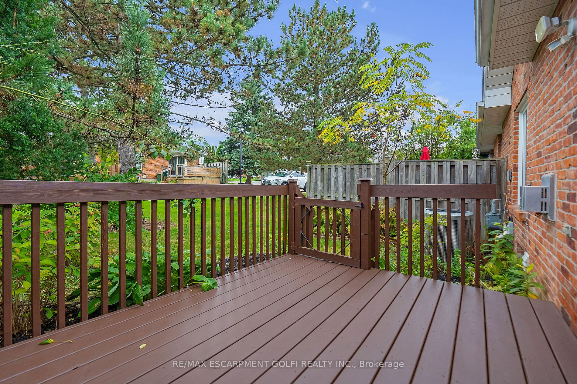 20 Meadowlands Blvd 24 Property Photo 24