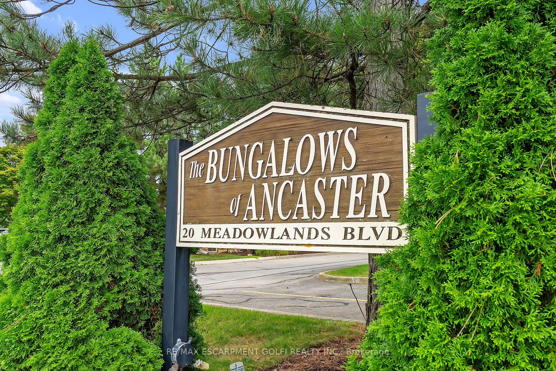 20 Meadowlands Blvd 24 Property Photo 30
