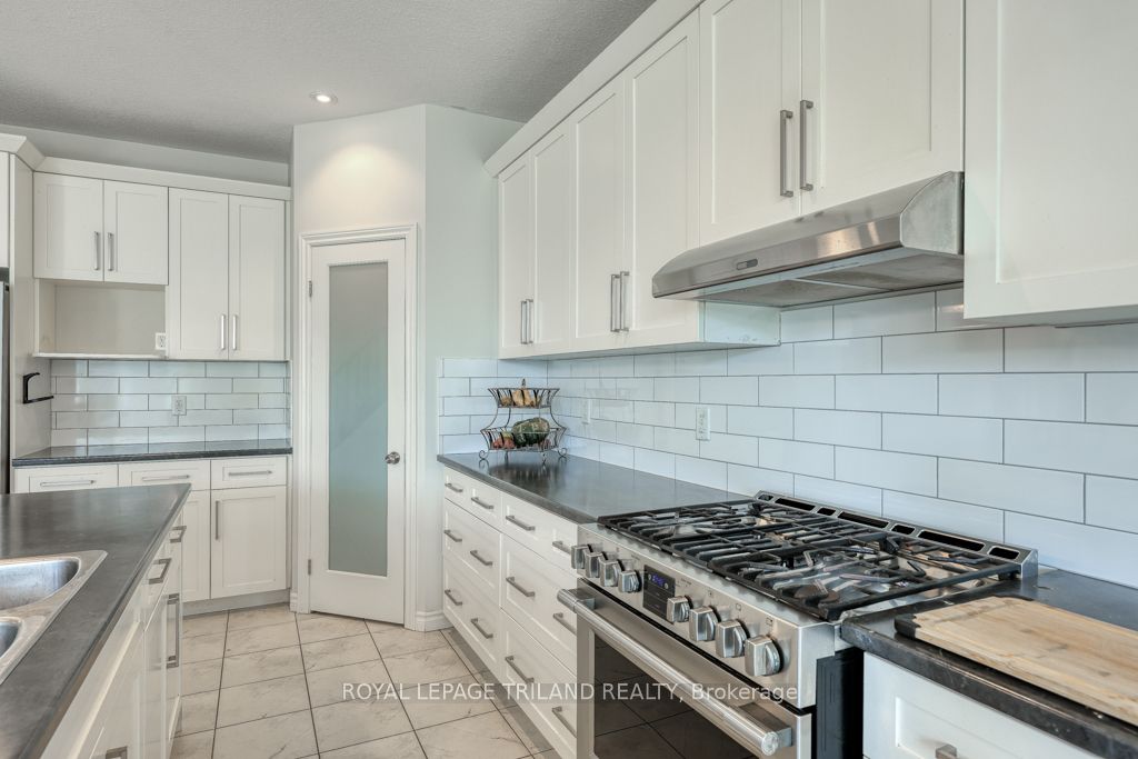 59 Hollingshead Rd Property Photo 6