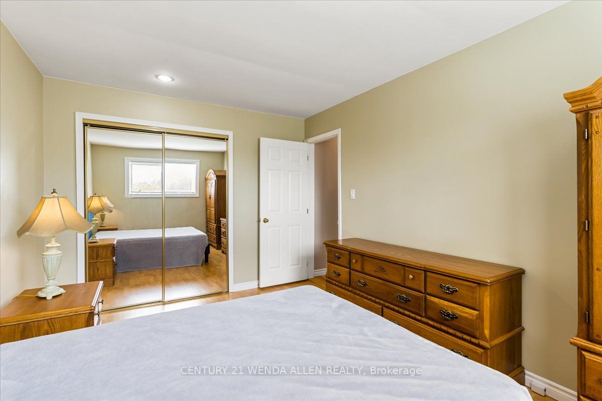 640 Huron Terr Property Photo 9