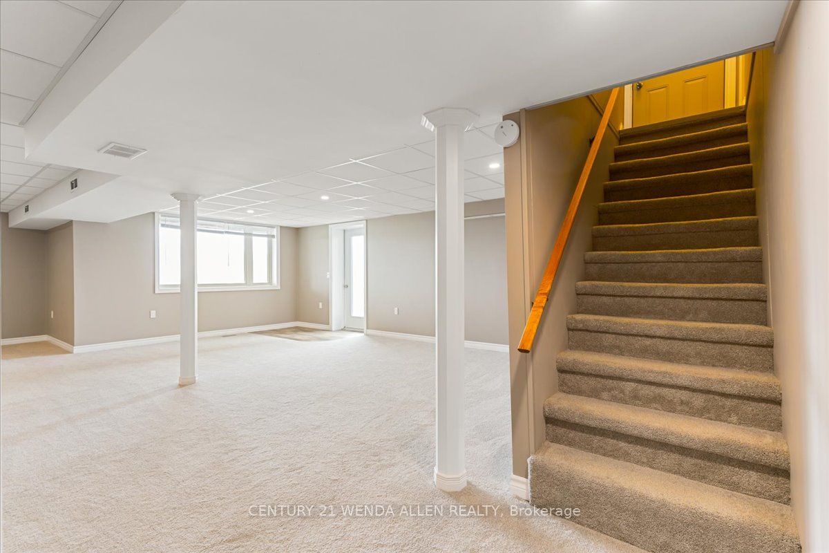 640 Huron Terr Property Photo 13
